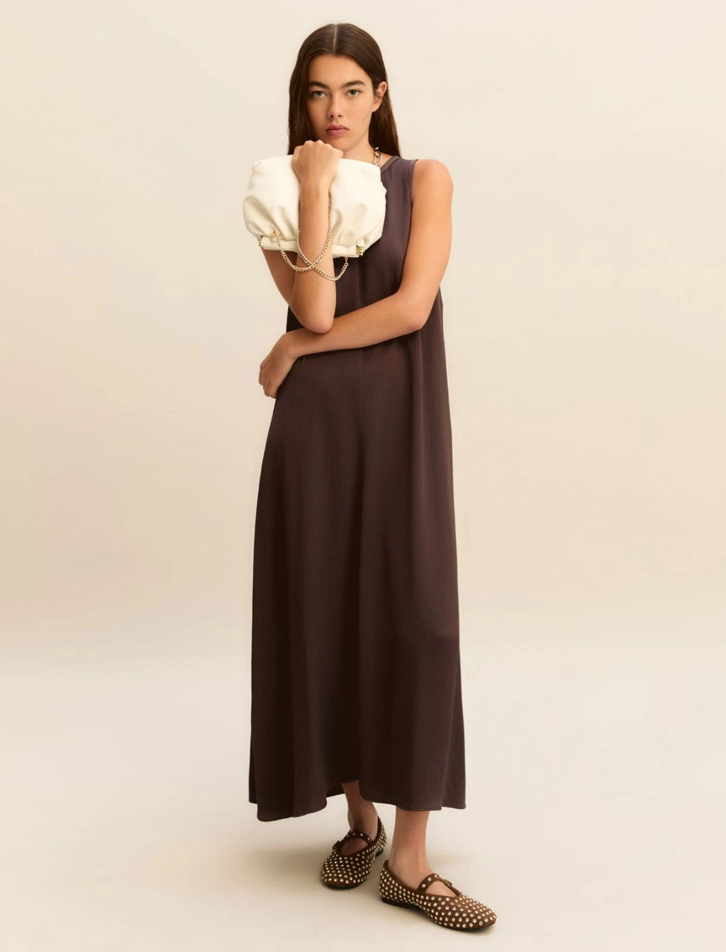 Sleeveless fluid fabric dress - DARK BROWN