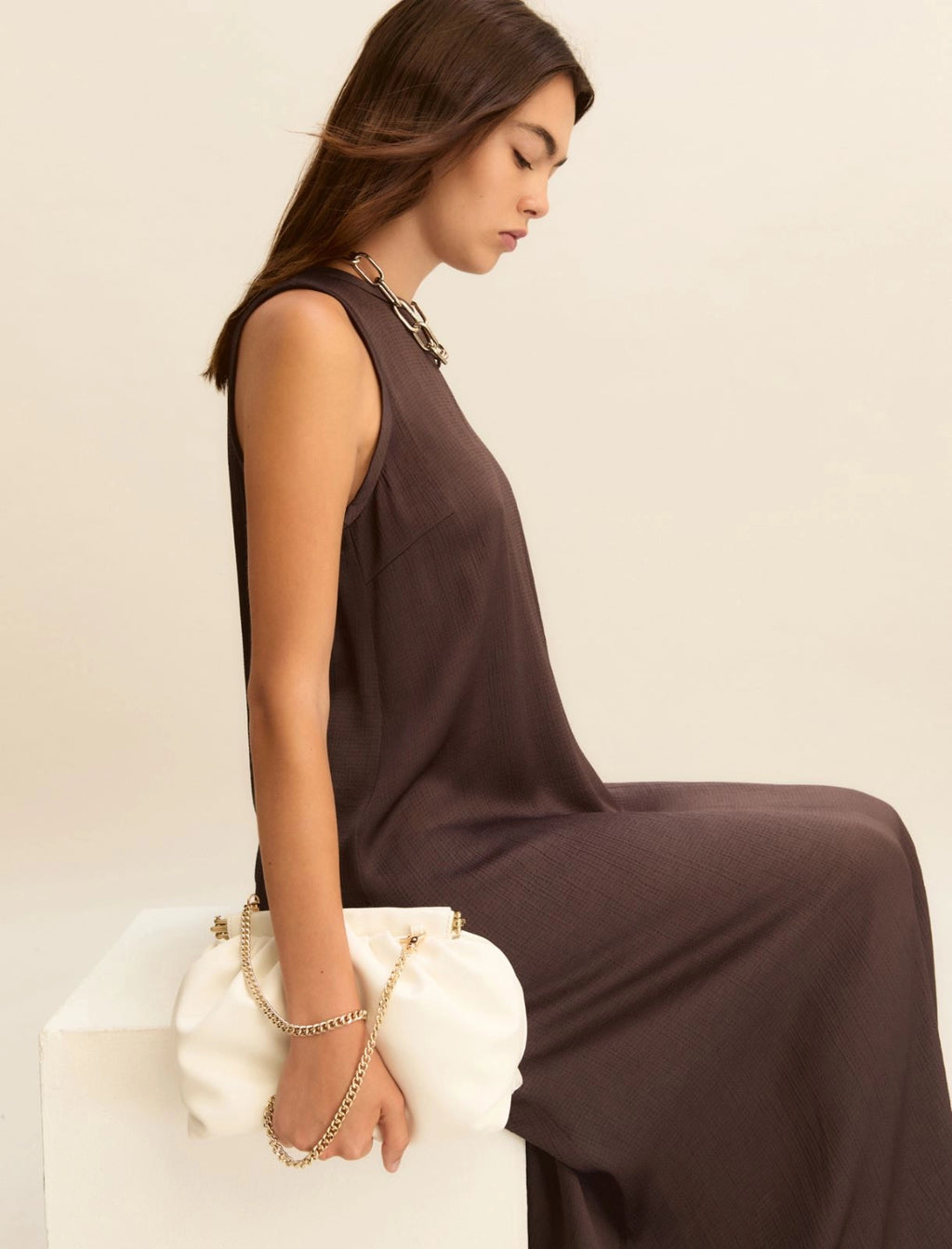 Sleeveless fluid fabric dress - DARK BROWN