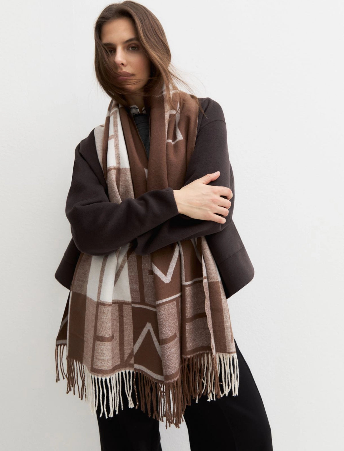 EMME MARELLA Emmegram jacquard stole