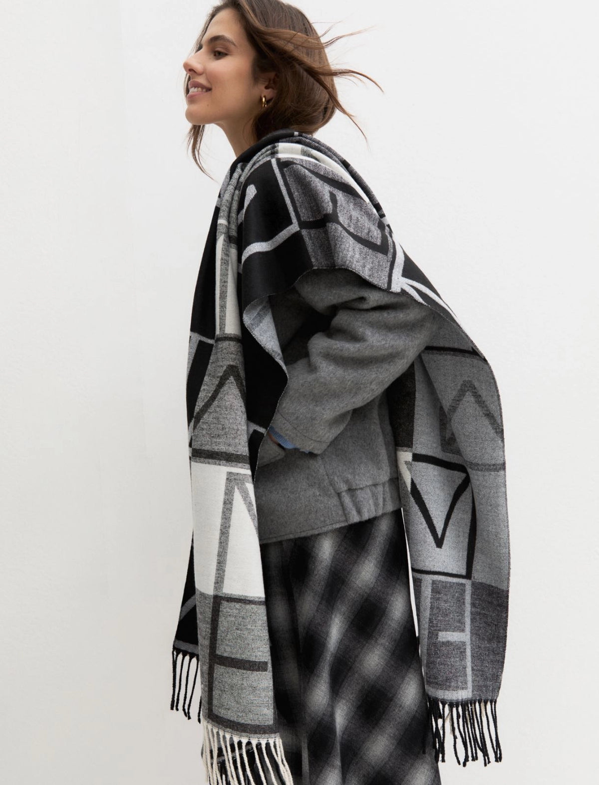 EMME MARELLA Emmegram jacquard stole