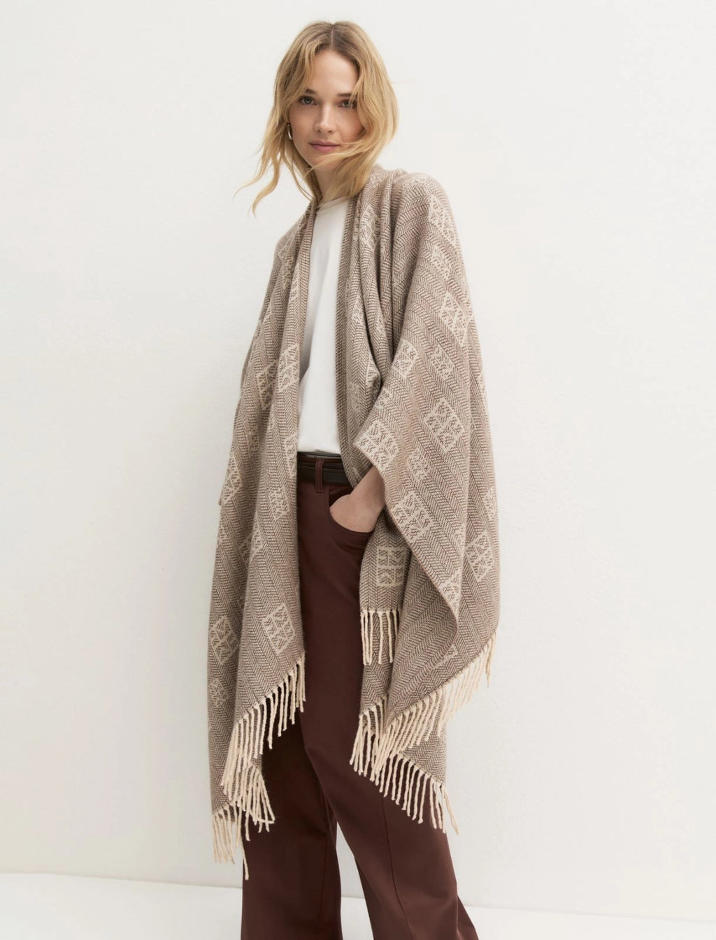 EMME MARELLA Fringed jacquard poncho