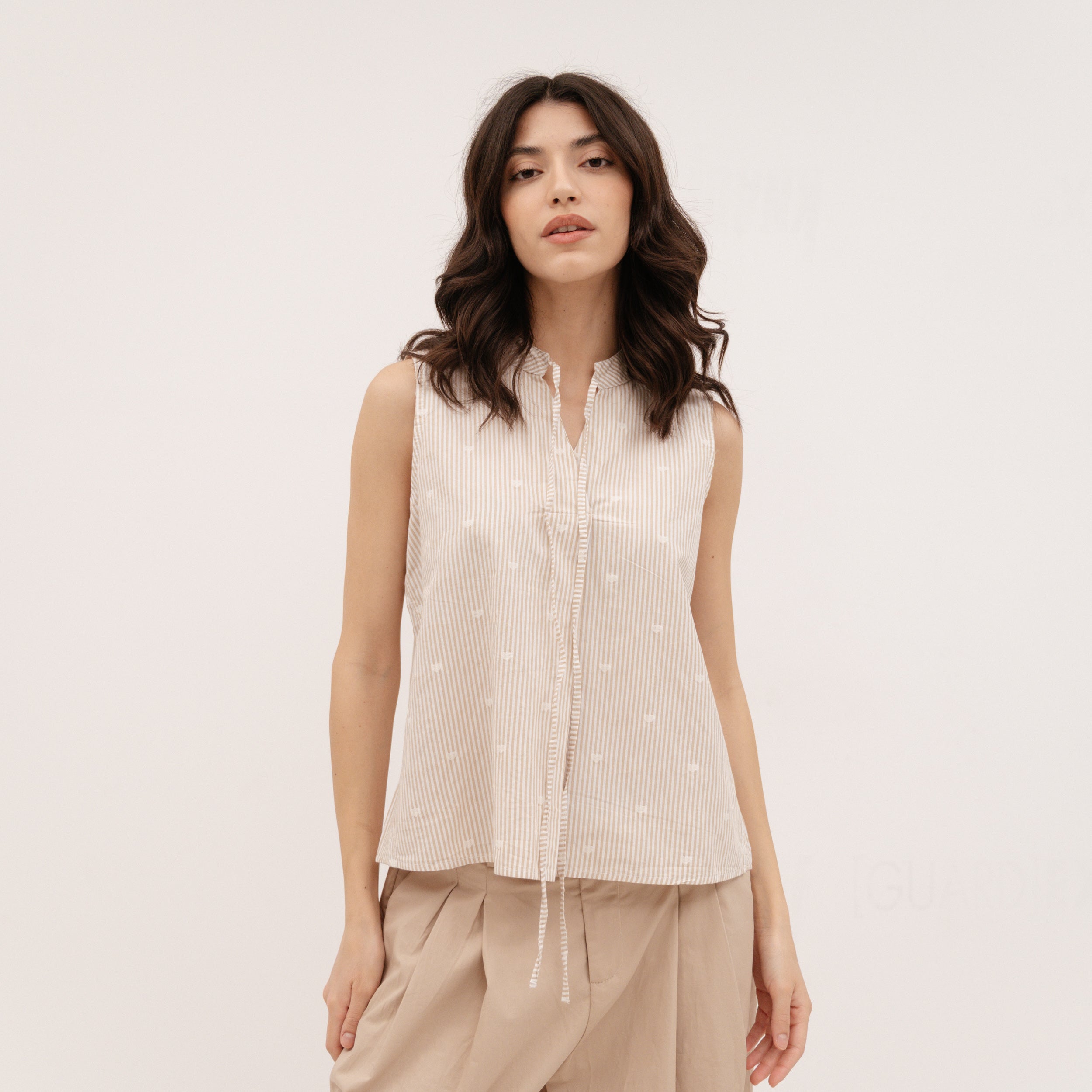 YESZEE Beige Sleeveless shirt with hearts