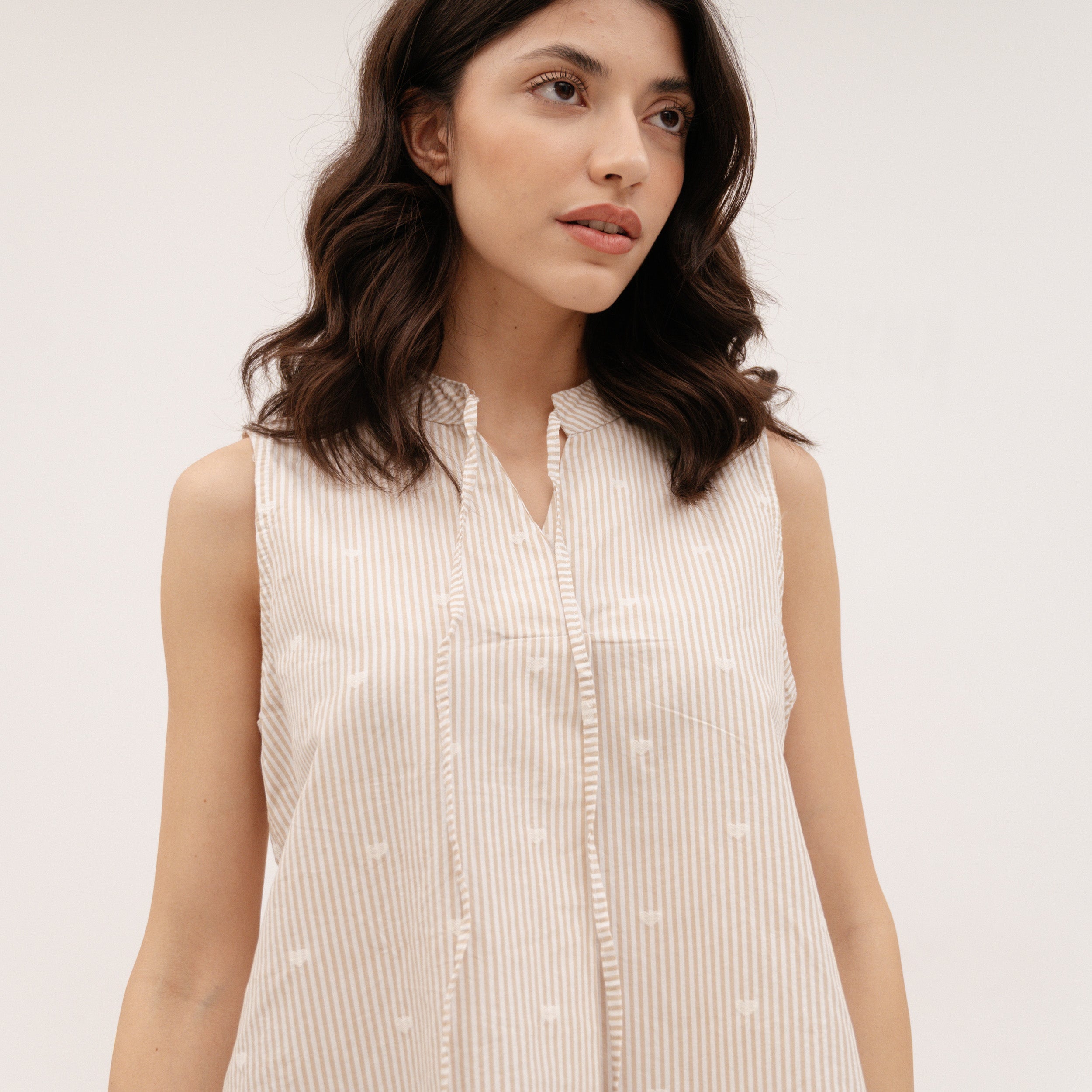YESZEE Beige Sleeveless shirt with hearts