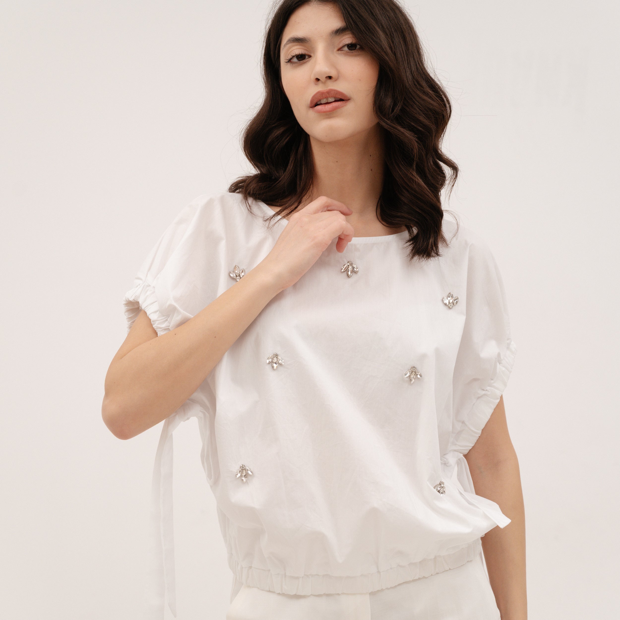 YESZEE White top with rhinestones