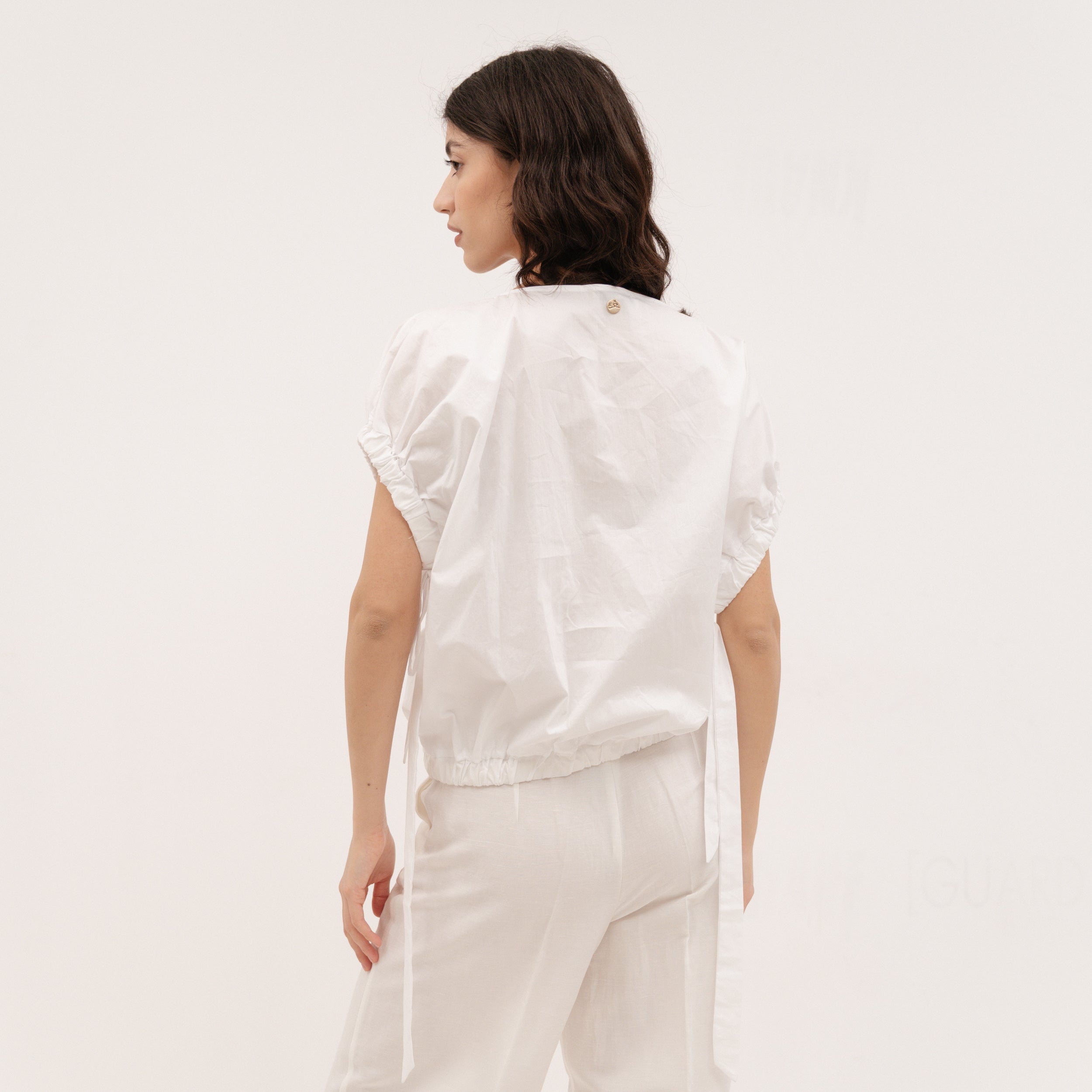 YESZEE White top with rhinestones